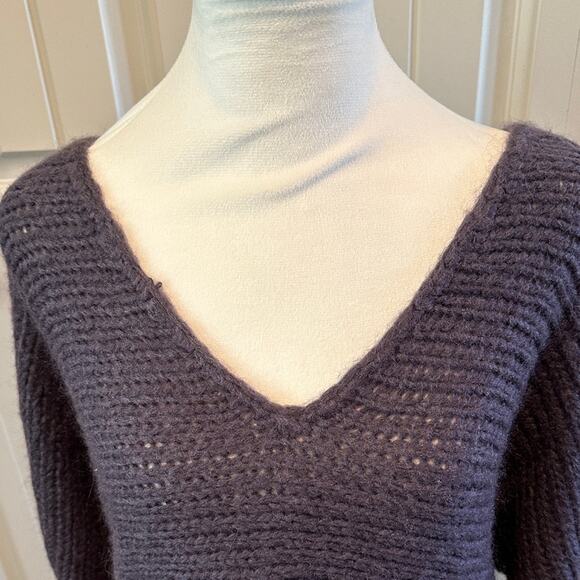 American Eagle Large Y2K Purple Wool/Mohair-Blend Open Knit V-Neck Sweater - Picture 2 of 9